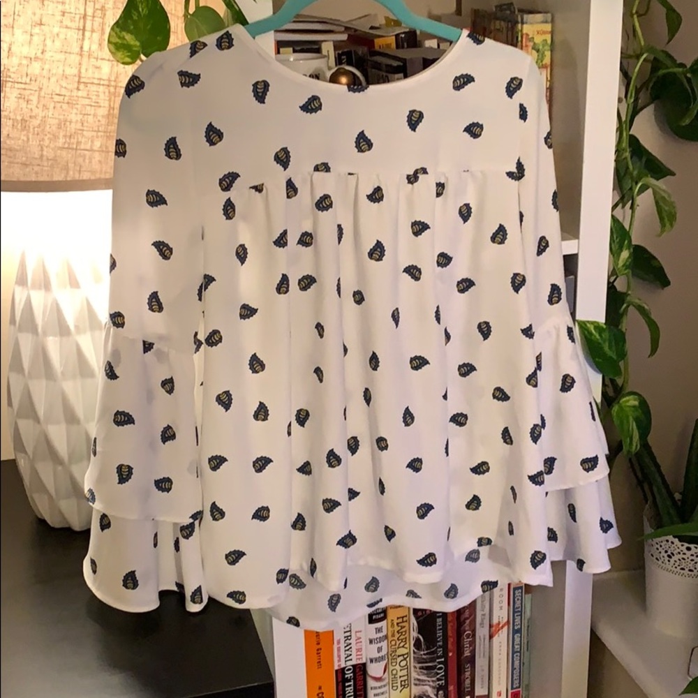 Bell sleeve blouse